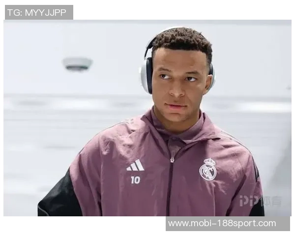 姆巴佩今日室内训练状态良好明日将决定是否参加西超杯对决